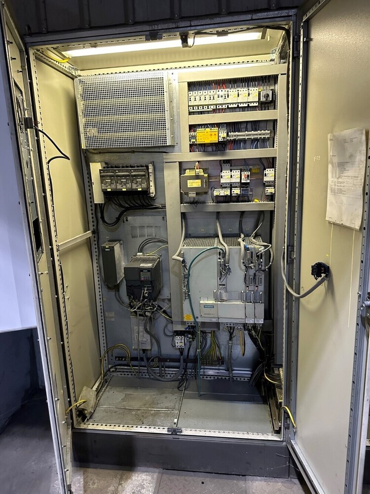 Used Cnc Roll Grinding Machine - Feature: Easy To Operate