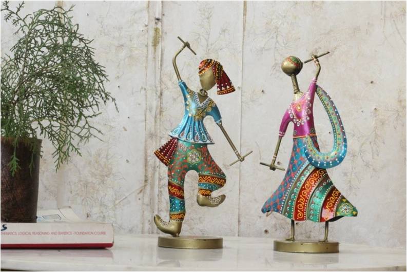 टेबल सजावट - विनायक आर्ट्स