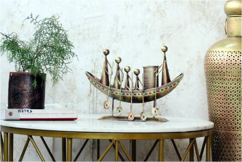 टेबल सजावट - विनायक आर्ट्स