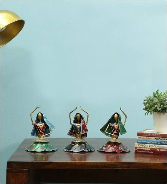 टेबल सजावट - विनायक आर्ट्स