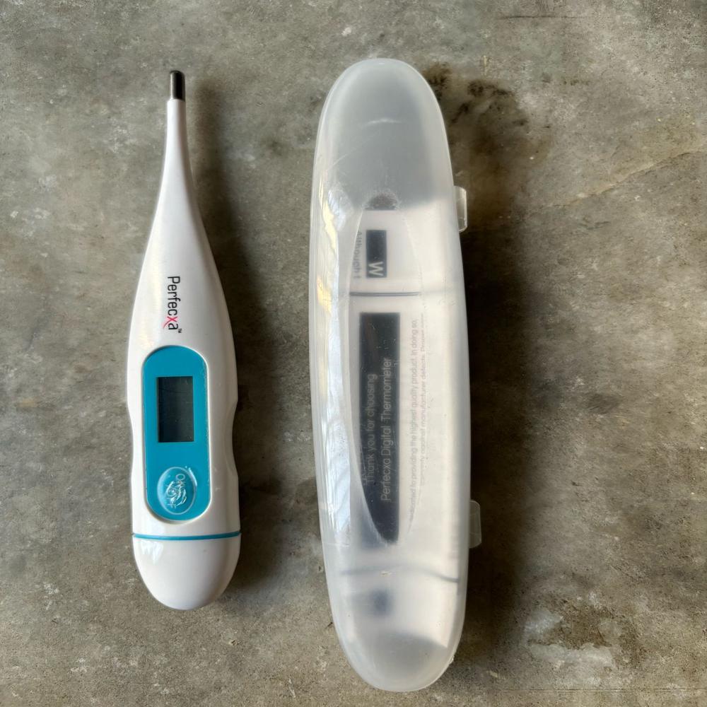 Digital Thermometer - Plastic, Waterproof, White | Fast Measurement In 60 Seconds, Large Display, Energy-saving Automatic Shut-off, 2-year Warranty
