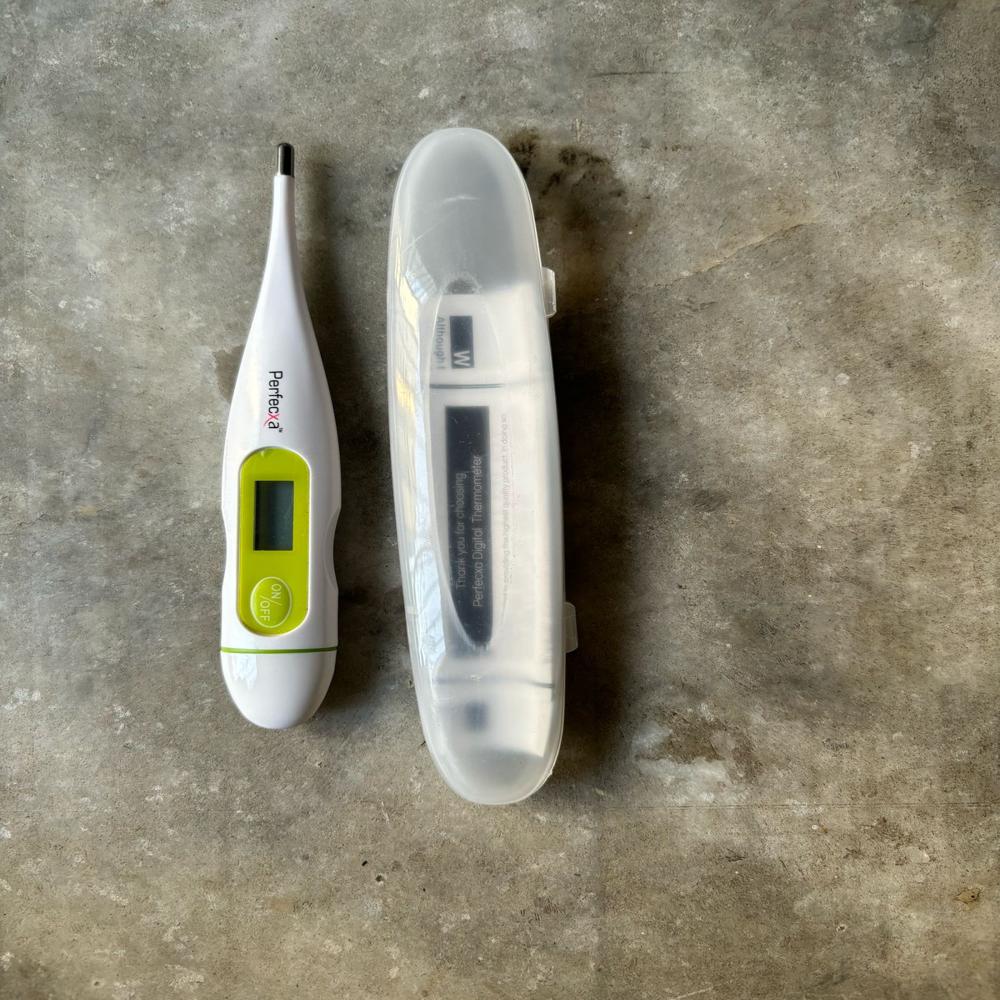 Digital Thermometer - Plastic, Waterproof, White | Fast Measurement In 60 Seconds, Large Display, Energy-saving Automatic Shut-off, 2-year Warranty