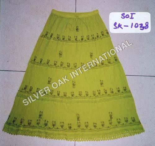 कढ़ाई वाली स्कर्ट्स