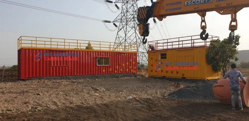 01_Metal Shipping Container