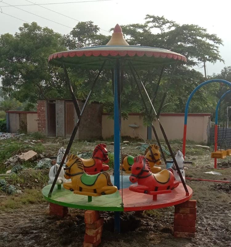 Six Seater Horse Mary Go Round With Canopy