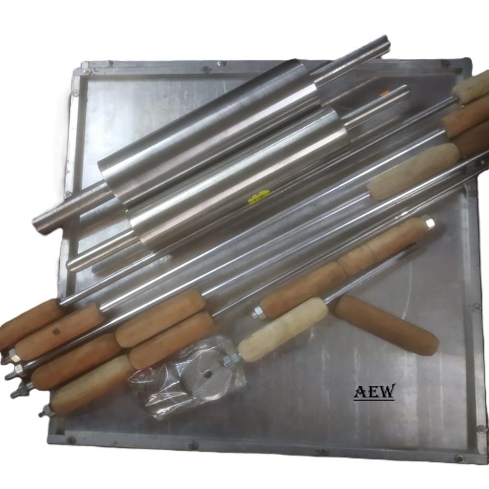 Chikki Aluminium Tray And Belan
