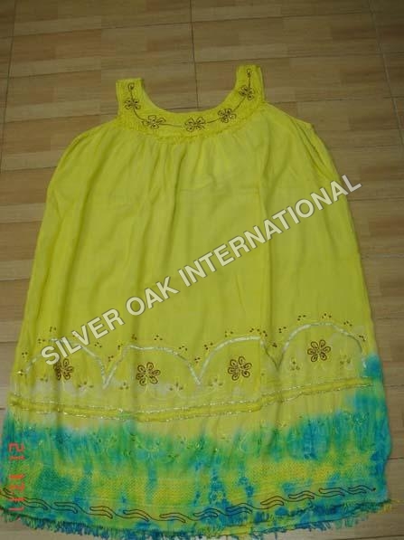 यू-नेक ड्रेस