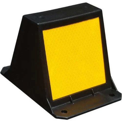 Road Median Marker - Color: Black And Yellow