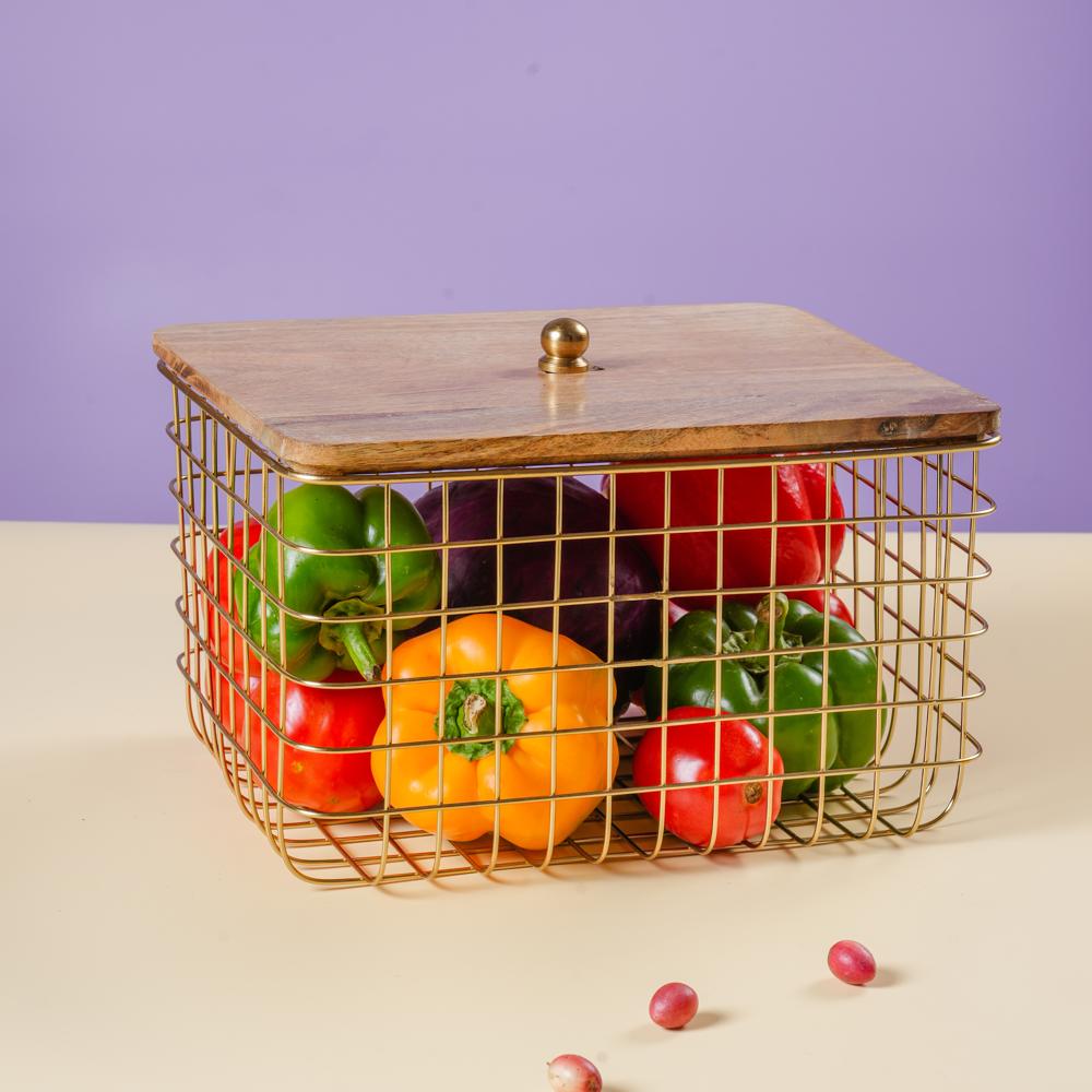 METAL GOLD FRUIT BASKET WITH WOODEN LID