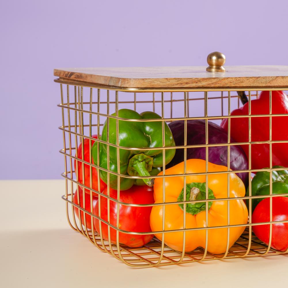 METAL GOLD FRUIT BASKET WITH WOODEN LID
