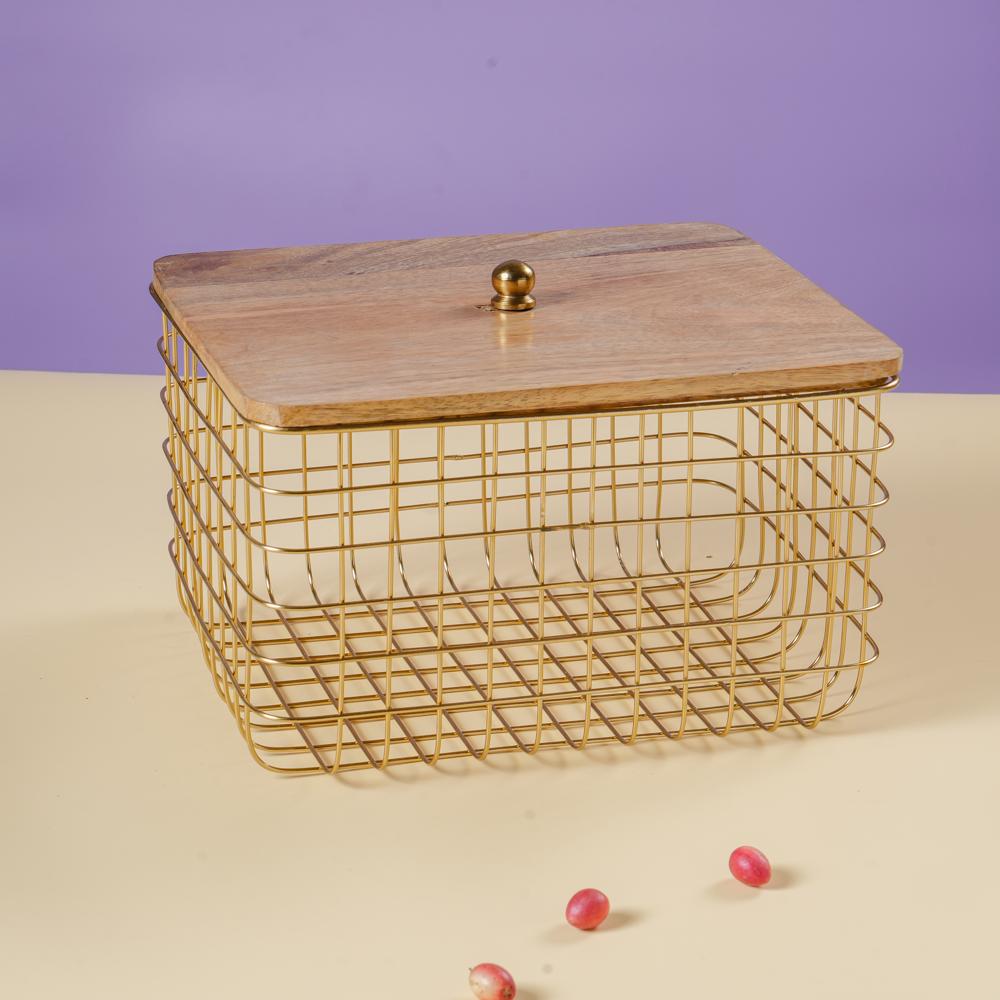 METAL GOLD FRUIT BASKET WITH WOODEN LID