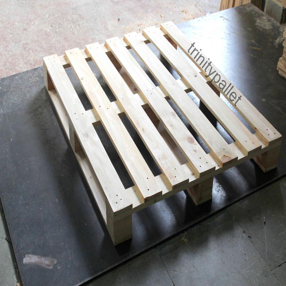 Durable 4-Way Wooden Pallets for Industrial & Warehouse Use 