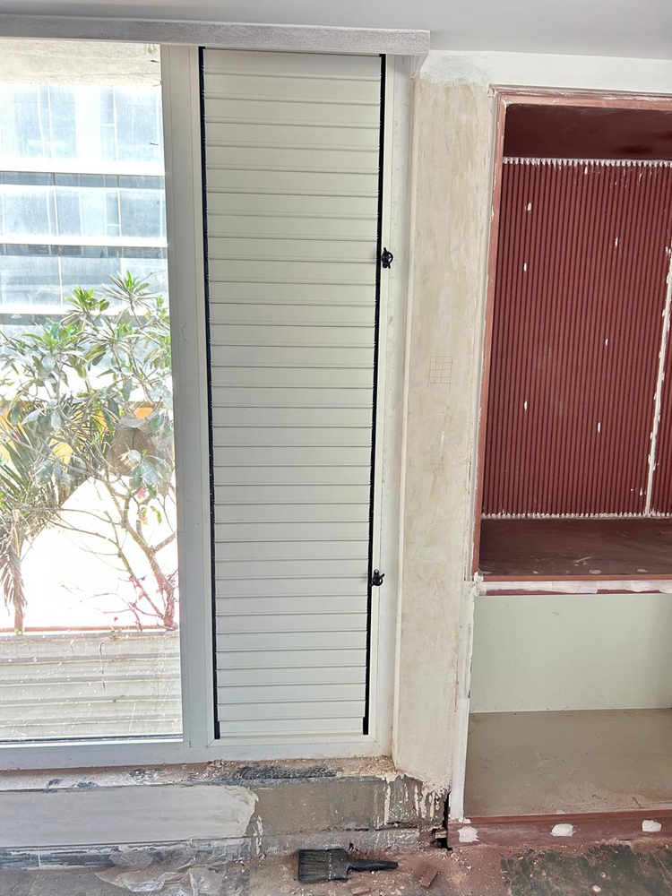 Aluminium Shutter Window - Coating Type: Powder Coated