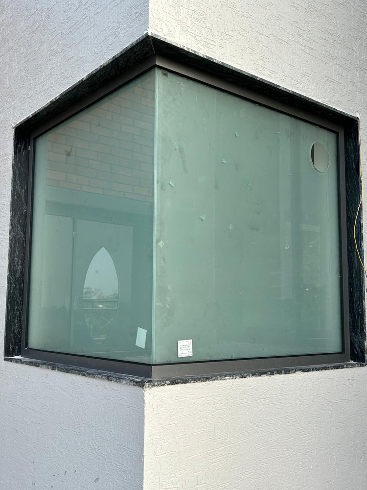 Corner Window - Coating Type: Powder Coated