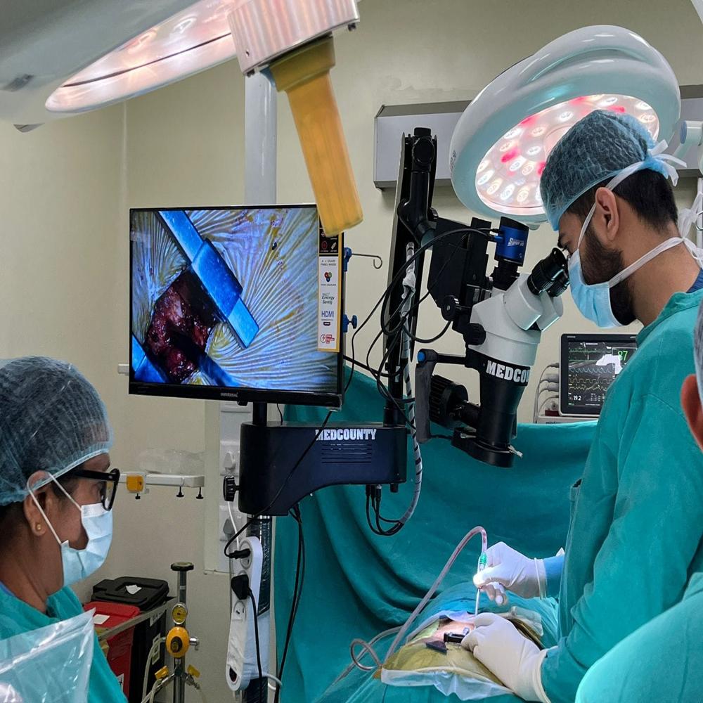 Medcounty Neurosurgical Microscope - Automation Grade: Manual