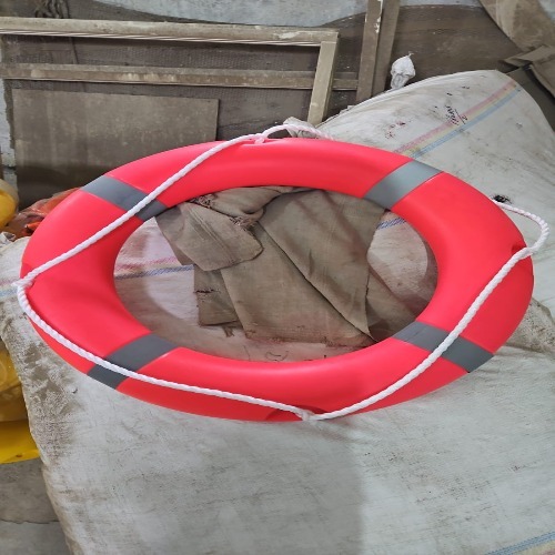 swimming pools ring /tube