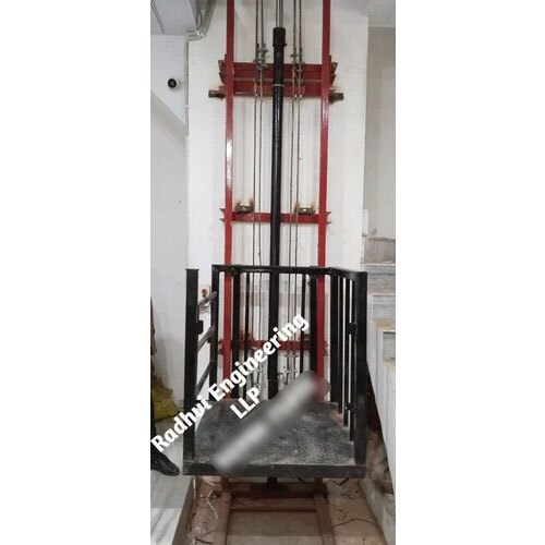 हाइड्रोलिक गुड्स लिफ्ट सिंगल मास्ट