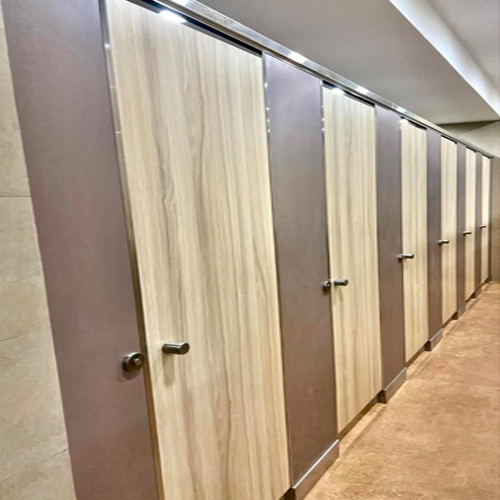 Virgo Hpl Cubicle Toilet - Color: As Per Requirment