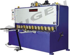 NC हाइड्रोलिक शीयरिंग मशीन