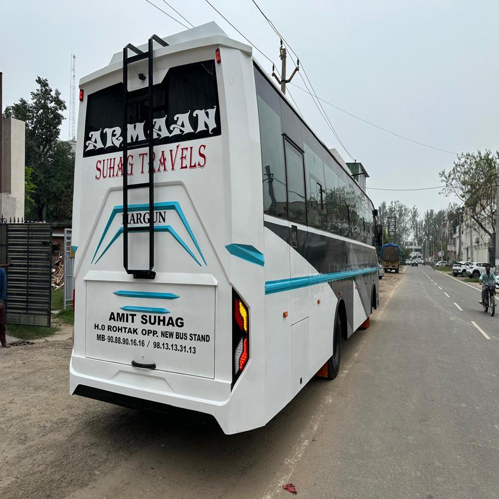 Tourist Ac Bus - Color: Black & White