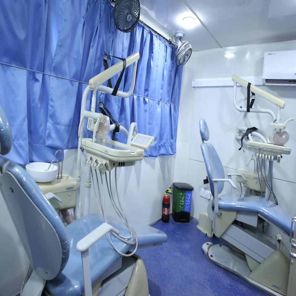 Mobile Dental Van - Color: Black & White