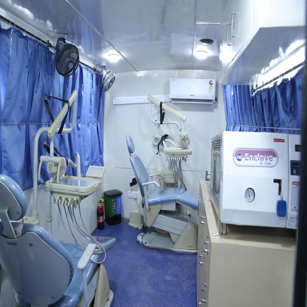 Mobile Dental Van - Color: Black & White