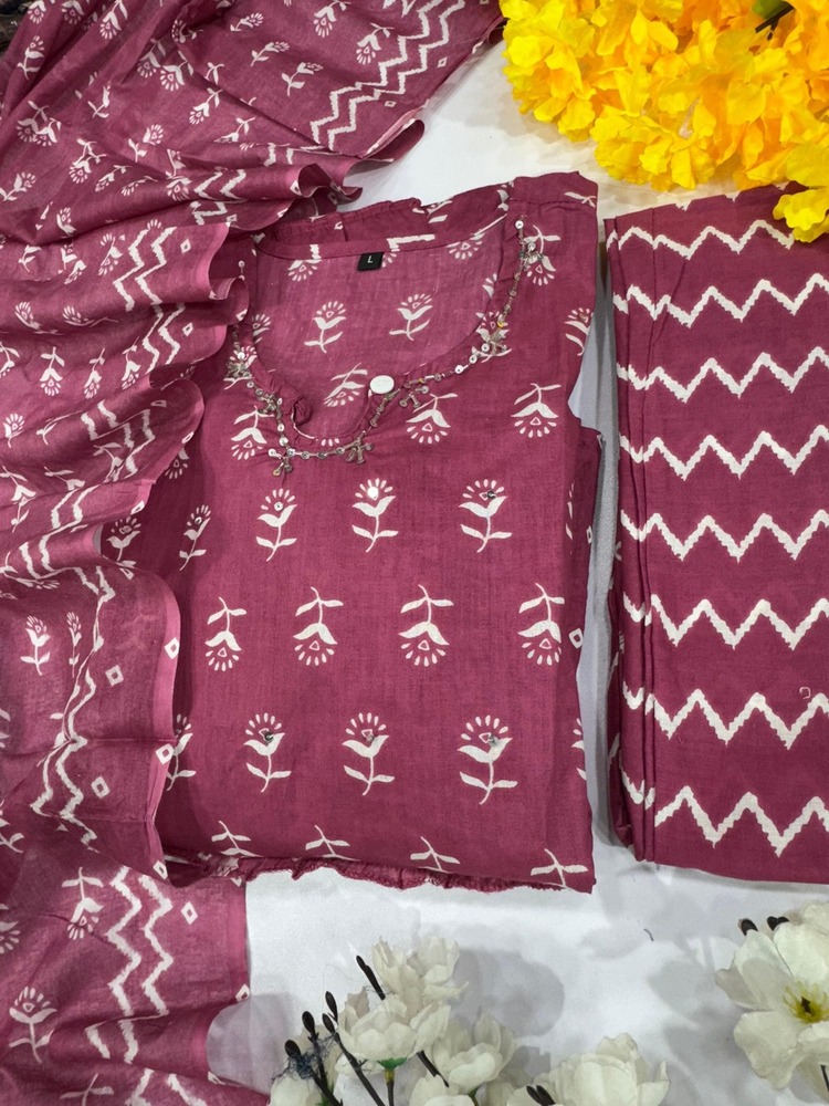 Ladies Cotton Kurti - Cotton & Chiffon Material, Bust Size: 38 Inch, Length: 46 Inch, Colors: Red, Pink, Blue, Green, 3-4th Sleeve Style, Anti-wrinkle, Quick Dry, Non-toxic, Plus Size Options