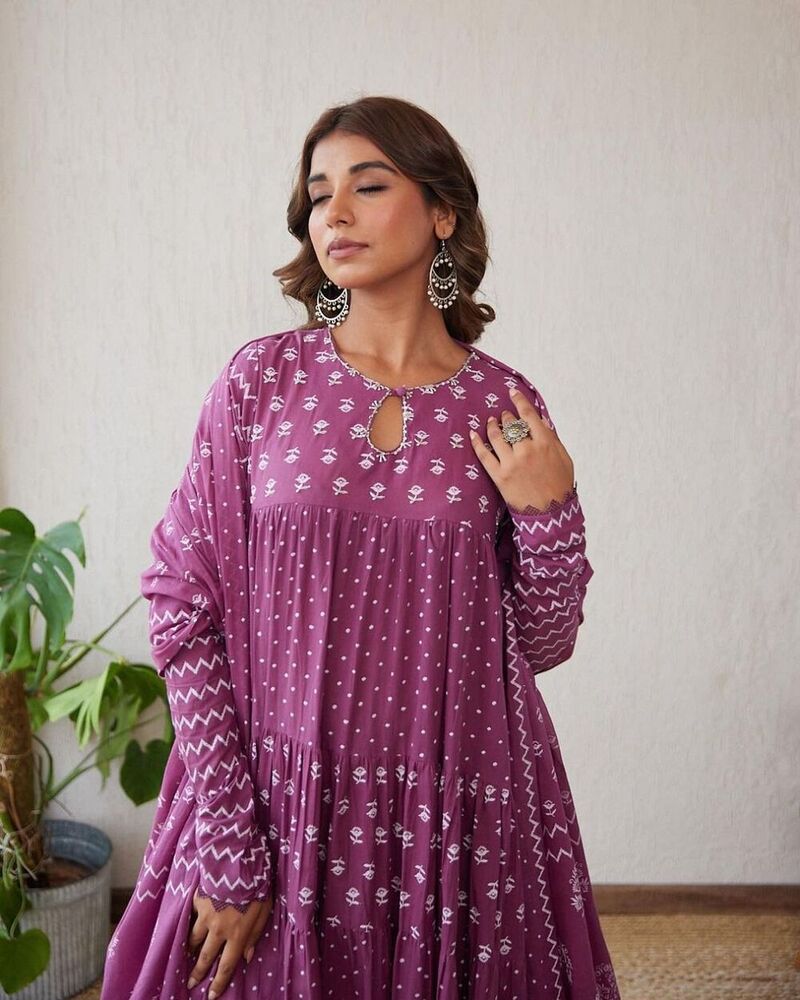 Ladies Cotton Kurti - Cotton & Chiffon Material, Bust Size: 38 Inch, Length: 46 Inch, Colors: Red, Pink, Blue, Green, 3-4th Sleeve Style, Anti-wrinkle, Quick Dry, Non-toxic, Plus Size Options