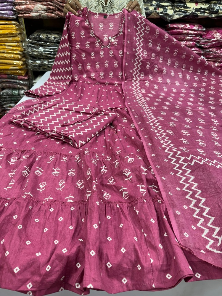 Ladies Cotton Kurti - Cotton & Chiffon Material, Bust Size: 38 Inch, Length: 46 Inch, Colors: Red, Pink, Blue, Green, 3-4th Sleeve Style, Anti-wrinkle, Quick Dry, Non-toxic, Plus Size Options