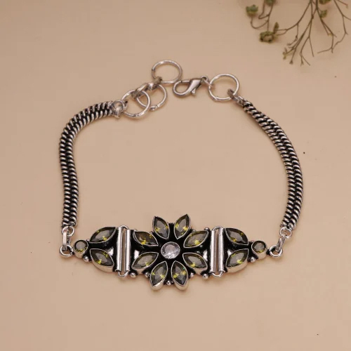 Faceted Peridot Color Floral design Silver Plated Adjustable Bracelet For Daily Wear
