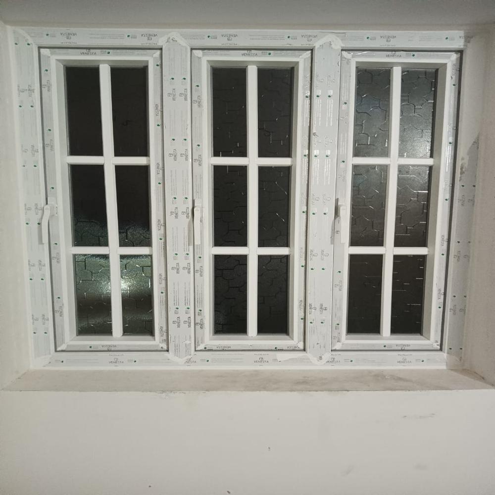 Upvc Mosquito Net Window - Plastic, Different Sizes, White Color | Hinged Design, Wall-mounted, Smooth Surface Finish For Modern Interiors