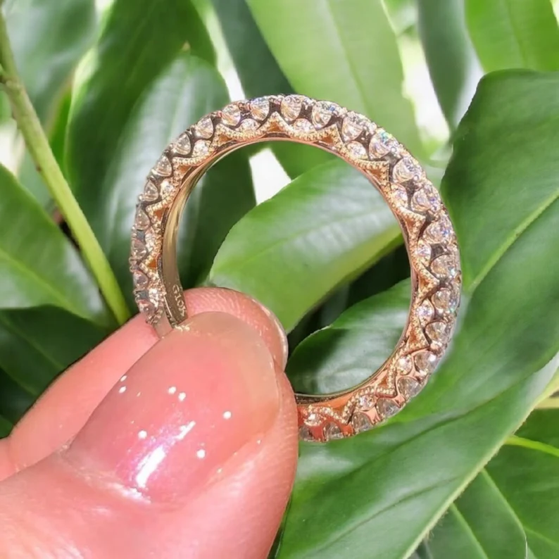 round diamond band