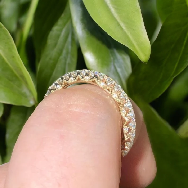 Round Cut Moissanite Wedding Proposal Band