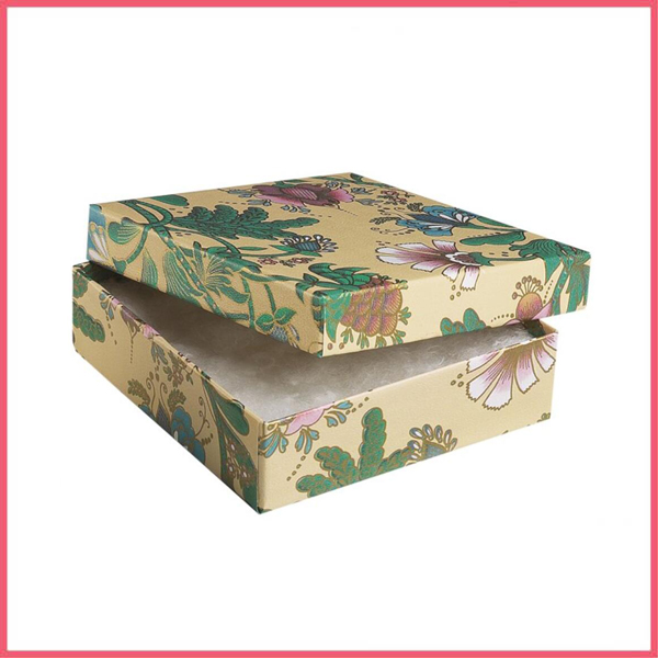 Gift Box - Material: Kraft Paper