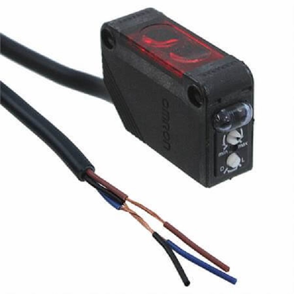 E3ZG-D82 Omron Photoelectric Sensor