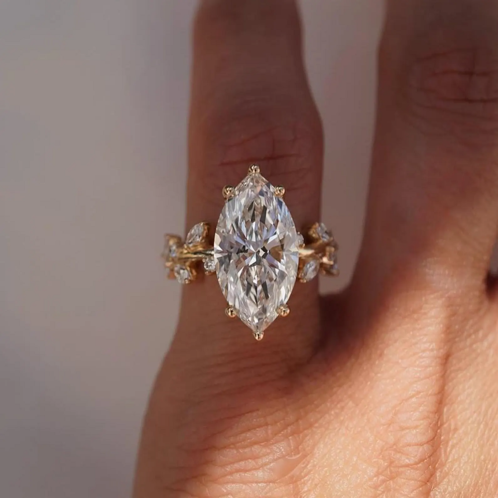 Engagement Diamond Ring - Color: White