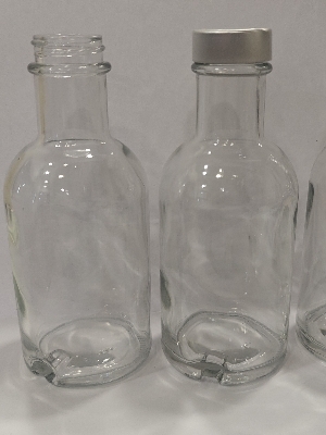 300 ml glass bottle for juice / water / beverages