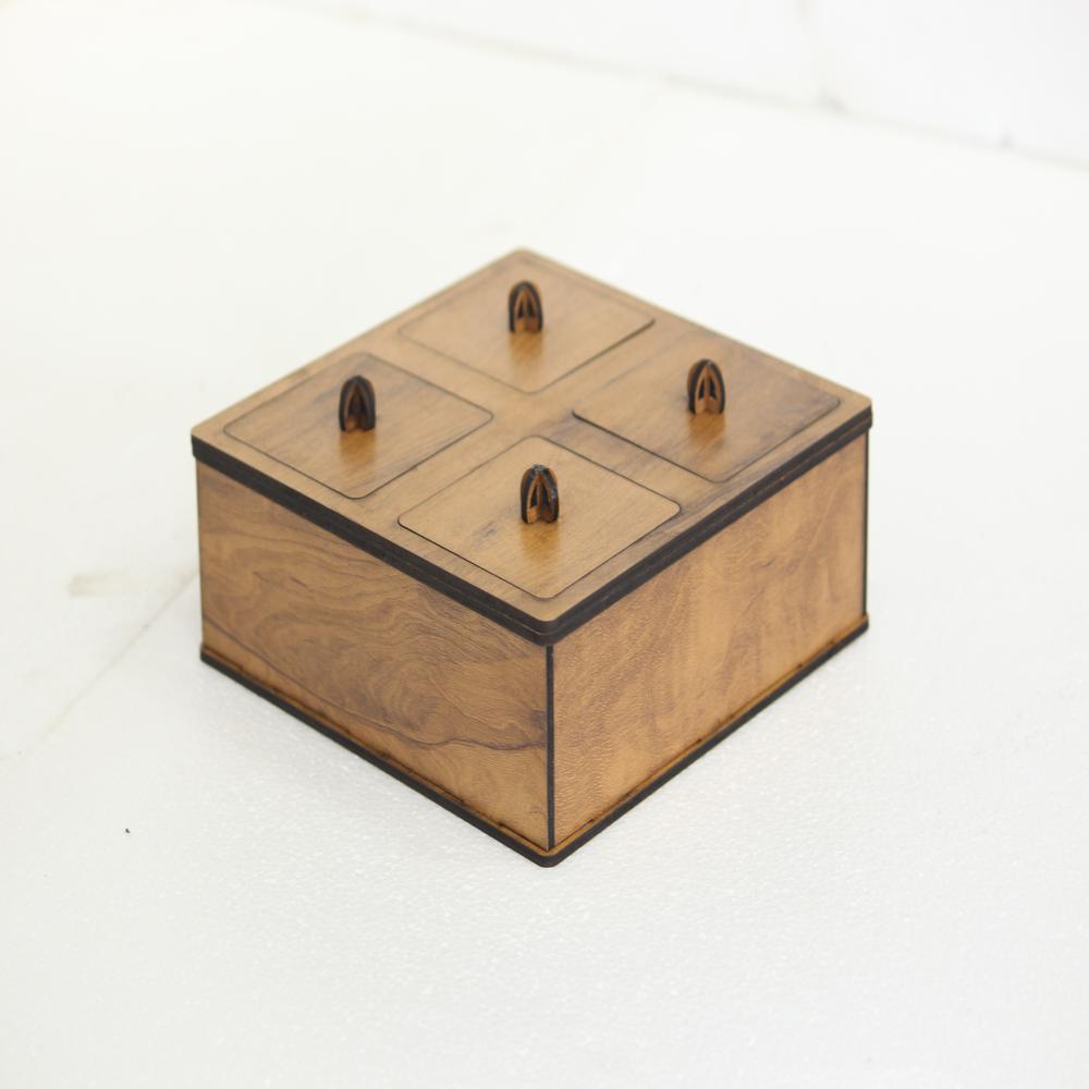 Wooden dry fruit box