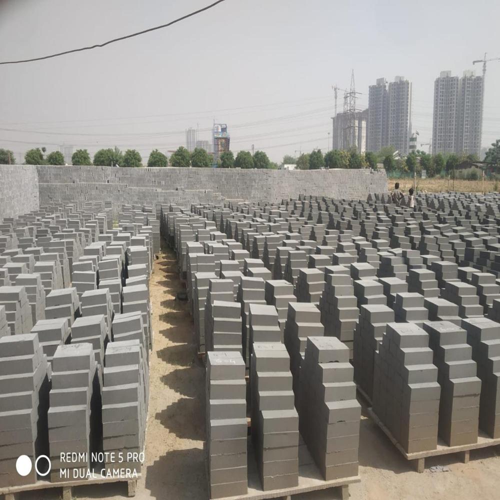 Building Fly Ash Bricks - Color: Gray