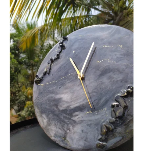 Makrana White Table Clock - Hardness: Medium