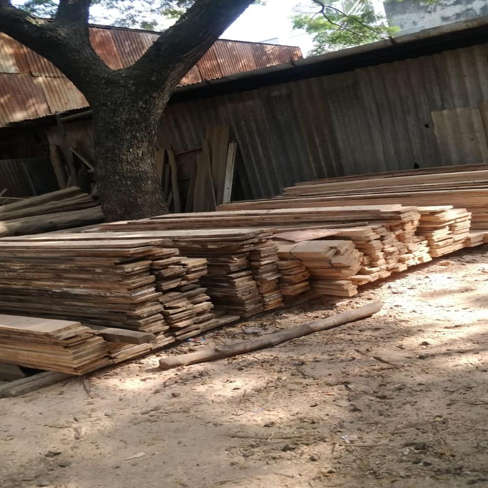 silver wood Runner
