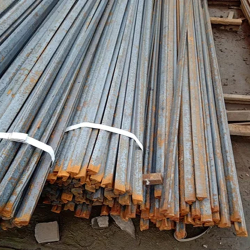 Metal Pipe - Color: Red