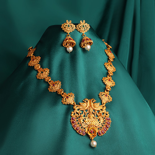 Stefan Traditional Ethnic Gold Plated Devi Maa Floral And Peacock Shaped Red And Green Kundan Necklace Set For Women - Color: Different Available