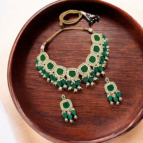 CJ4012 Gold Plated Kundan Studded And Beaded Jewellery Set