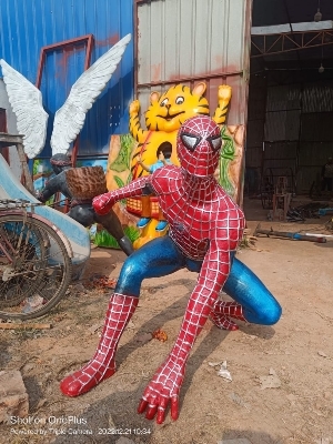 Spiderman Statue