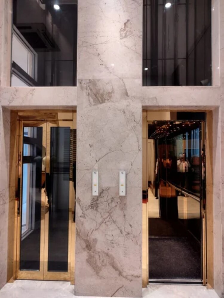 Mrl Residential & Commercial Elevator - Load Capacity: 400-2500  Kilograms (Kg)