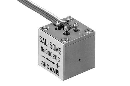 Uniaxial Acceleration Transducer - Accuracy: A 5 %