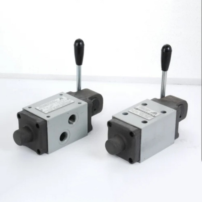 Polyhydron Lever Operated Directional Control Valve - Capacity: 300 Kg Kg