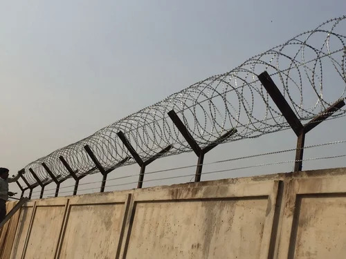 कॉन्सर्टीना कॉयल सुरक्षा बाड़ -