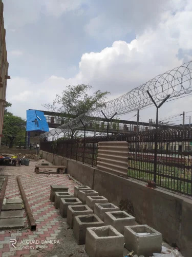 Y shape post with coil fencing